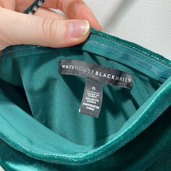 White House Black Market Green Velvet Jumpsuit - Size 6 - Picture 4 of 4